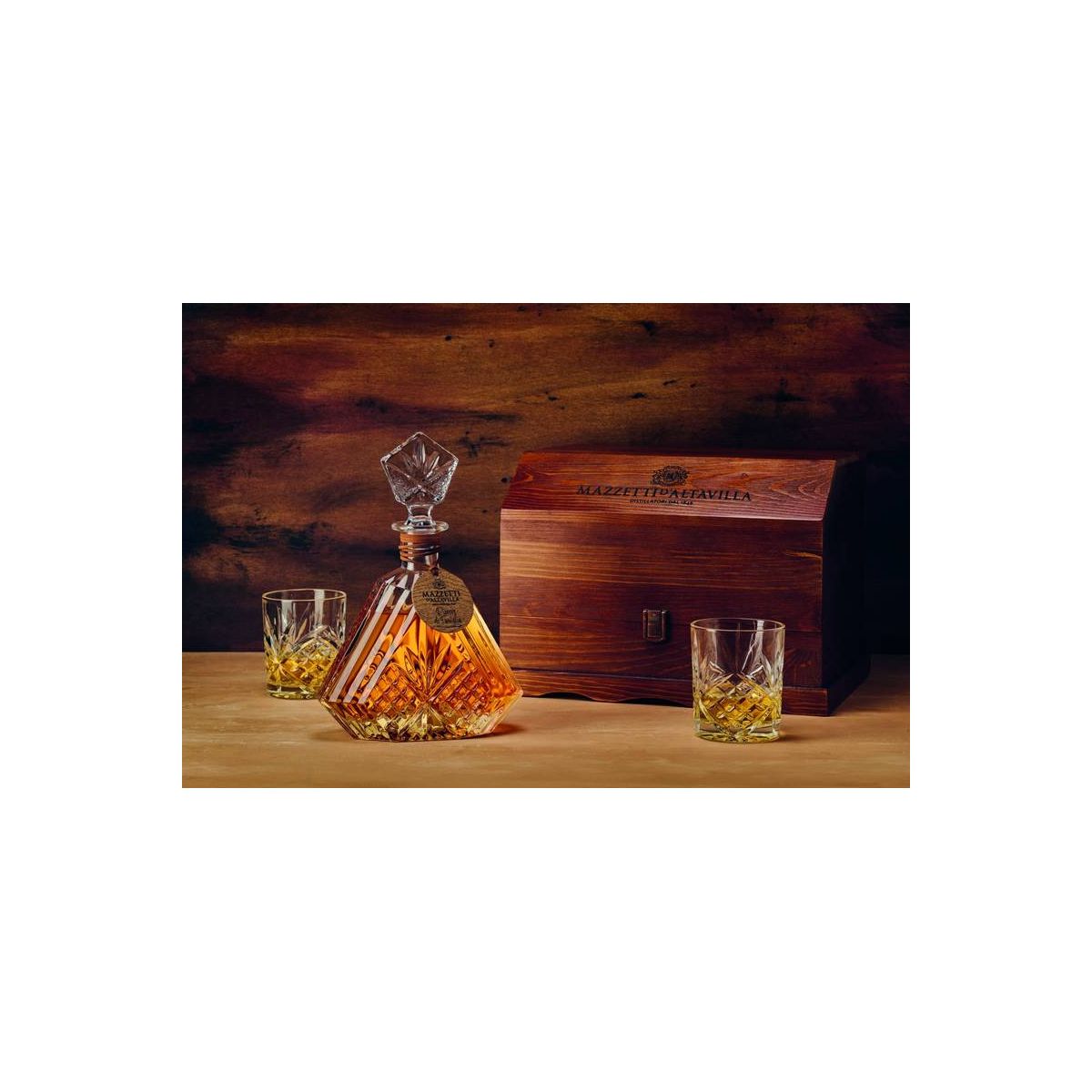 Mazzetti d'Altavilla - Grappa di Cortese Riserva 5 anni Confezione Cristallo Monferrato 0,70 lt. + Box Legno