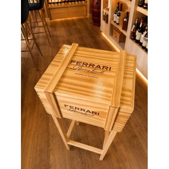 Tavolino Artigianale in Legno Realizzato con Cassetta da Vino - Enoteca Bevi Bene