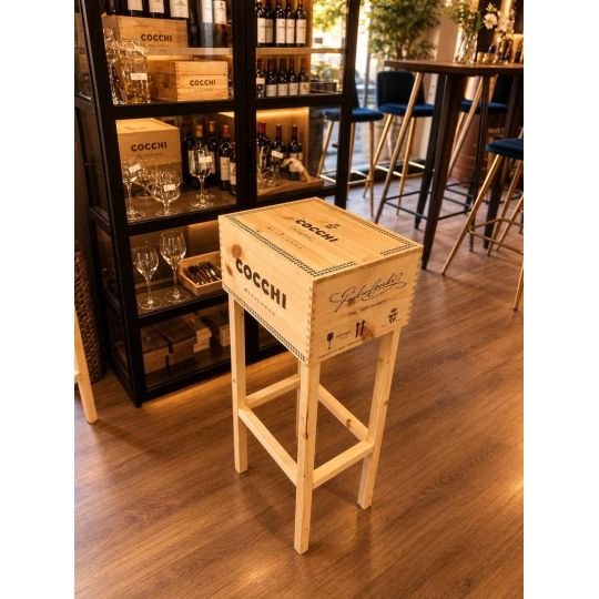 Tavolino Artigianale in Legno Realizzato con Cassetta da Vino Cocchi