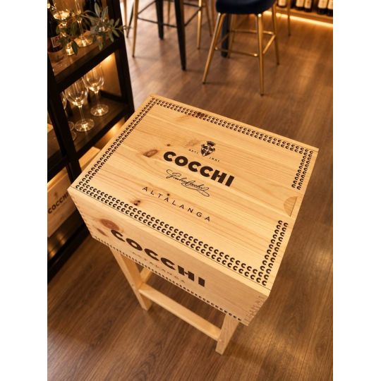 Tavolino Artigianale in Legno Realizzato con Cassetta da Vino Cocchi