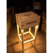 Tavolino Artigianale Illuminato a LED in Legno Realizzato con Cassetta da Vino Cocchi