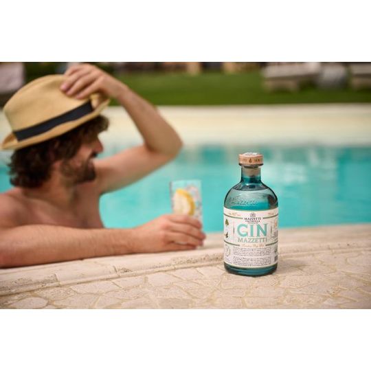 Mazzetti d'Altavilla - Momento Gin Tonic Mazzetti London Dry Gin + 10 Toniche 0,50 lt. + Box