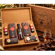 Venchi - Confezione Chocolate e Rhum Experience con Rhum Sao Can Riserva 20 y + Cioccolati Vari + Box Legno
